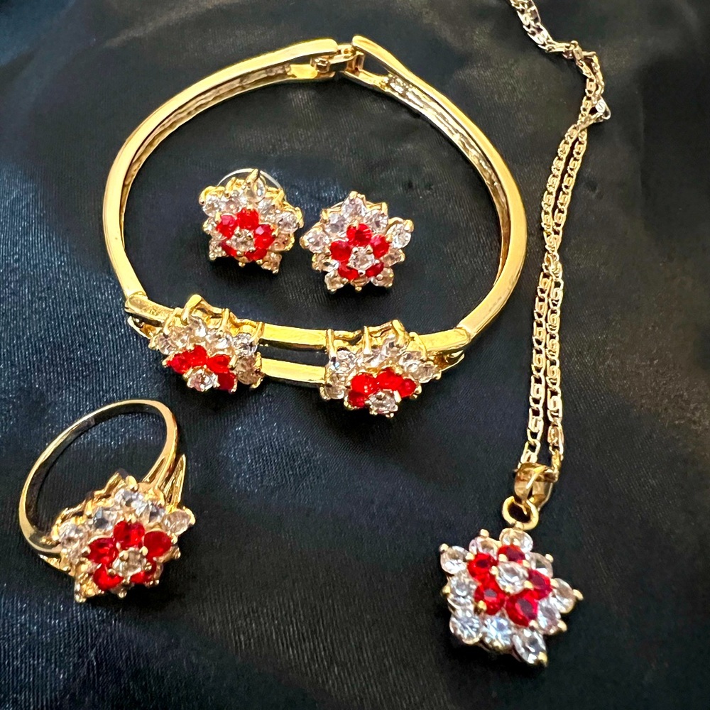 Bangkok High Quality 24K Gold plated 4 in 1 jewelry set.